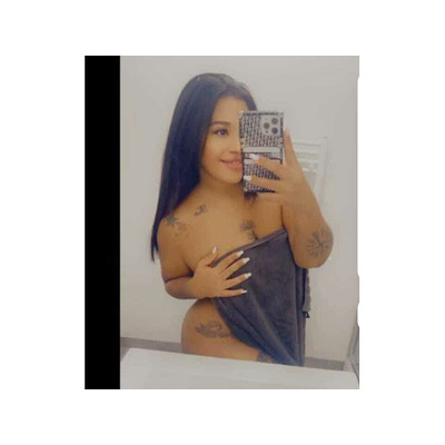 JOVENCITA JUGUETONA VA SIEMPRE DE FIESTA