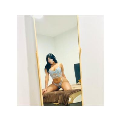 JOVENCITA CON PIEL CANELA