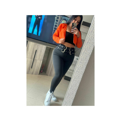 LINDA Y HERMOSA LLENA DE PASION