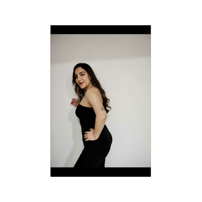 Jovencita latina fiestera y muy maja