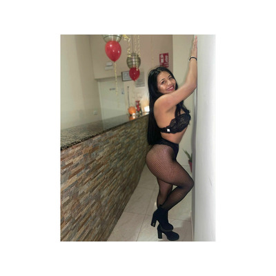 TENDRAS EN TUS BRAZOS LA MEJOR PUTITA