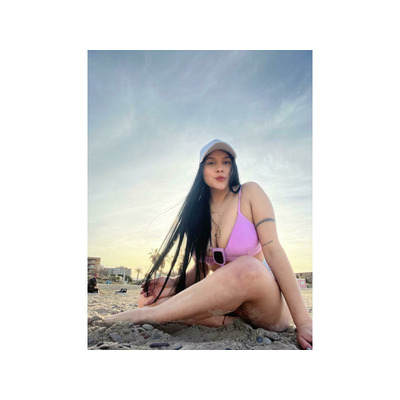 AMIGAS DIVERTIDAS Y ATENTAS. . .