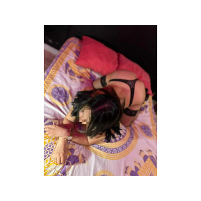 INRRESISTIBLE COMPLETA  HERMOSA . . . SALIDAS