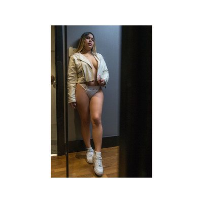 NIÑATA RUBIA PARA TU PLACER