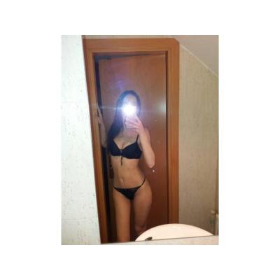 AMANDA, LATINA DELGADITA MUY COMPLACIENTE