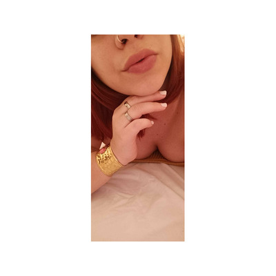 EXHUBERANTE CHICA ARDIENDO DE PLACER