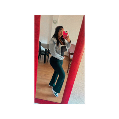 SOMOS 2 AMIGAS SEXY . . . LATINAS