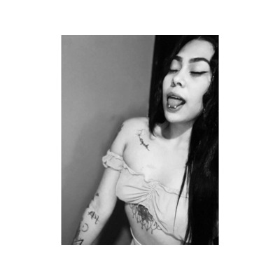 MOJADITA Y LISTA PARA VERTE