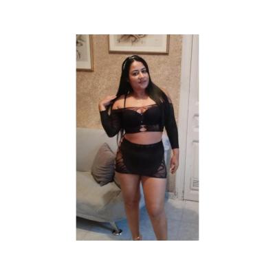 GUAPA CHICA LATINA LAURA