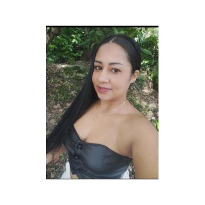 GUAPA CHICA LATINA LAURA