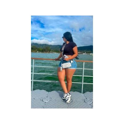 HERMOSA  NATURAL JOVENCITA . . . SALIDAS