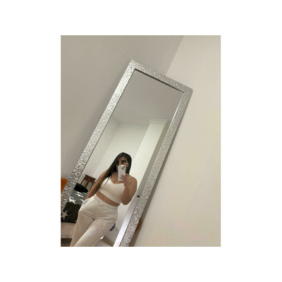 CHICA DE PIEL SUAVE Y ARDIENTE