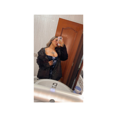 selene, rubia de paso por alzira