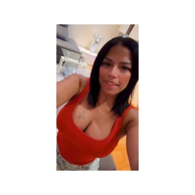 Daniela bella Colombiana muy cachonda