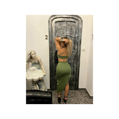 Carolina niñata muy cachonda