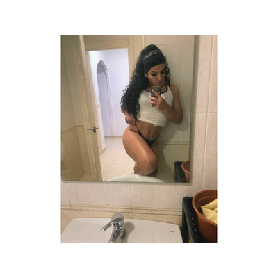 VERSATIL Y AFEMINADA