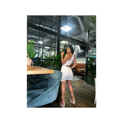 JOVENCITA CON CUERPO DE SIRENA