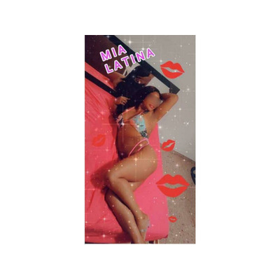 MORENA CANDENTE CON GANAS DE POLLA.