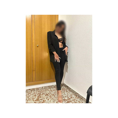 ENCANTADORA Y EXPERTA EN MIMOS 