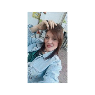 Sofia, española fiestera, experta con la boca