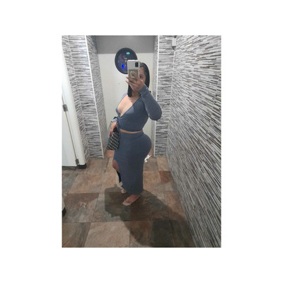 PELINEGRA, MAMASOTA Y CON CADERAS GRANDES