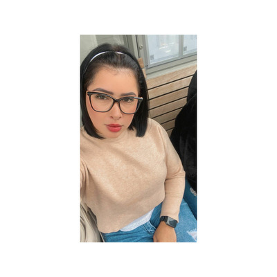 PELINEGRA, MAMASOTA Y CON CADERAS GRANDES