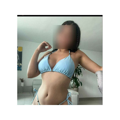 Inexperta picante muy fiestera, Salidas