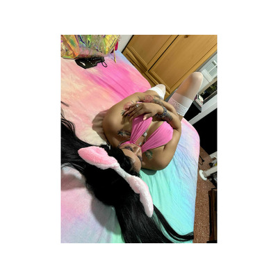 Linda latina fiestera