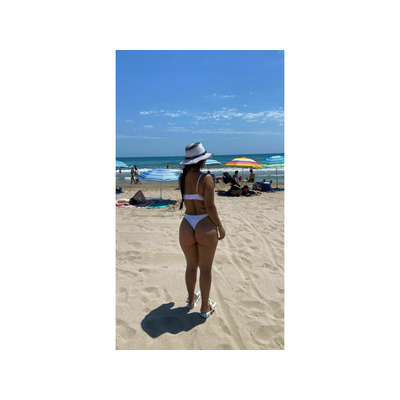 MIA. . CURVAS EXCITANTES MUY TRAVIESA