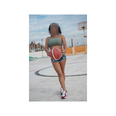 chica potente de buen cuerpo.