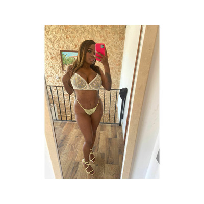 X. NOCHE DE CACHONDEO CON PUTAS EXOTICAS