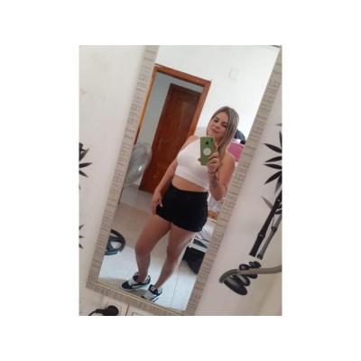 ERIKA FIESTERA CARISMATICA. . . SALIDAS