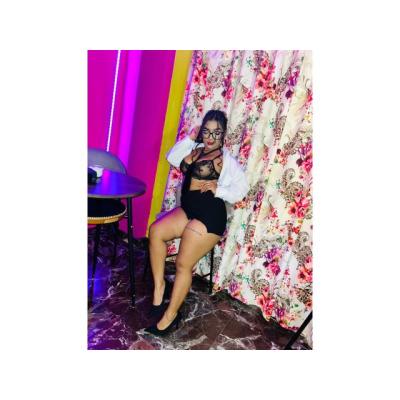 YESSICA COÑO APRETADITO