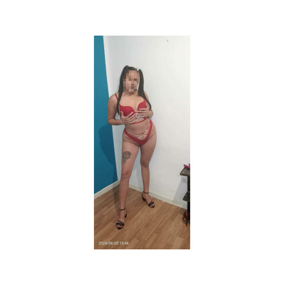 CHICA CON GANAS DE FOLLAR